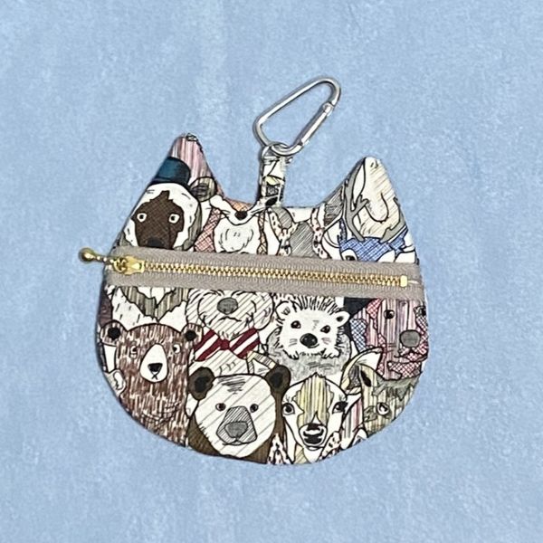 【SAYURI】ハンドメイド　カラビナ付ネコ型ポーチ　小物入れ　アニマルズ